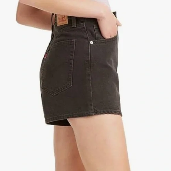 Levi's Women's black High Waisted cotton Mom denim Jean Shorts size 30 - Picture 2 of 9
